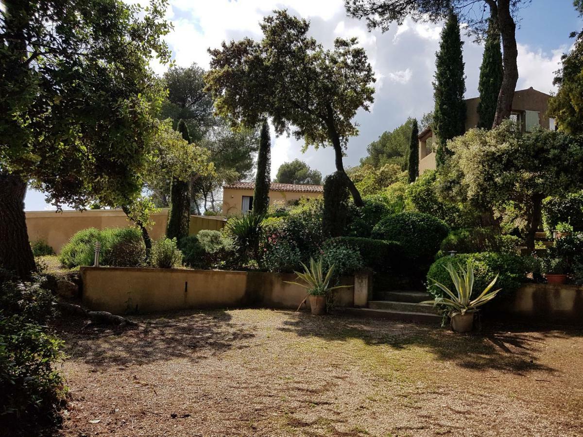 La Maison De Charlie Vaugines Bagian luar foto