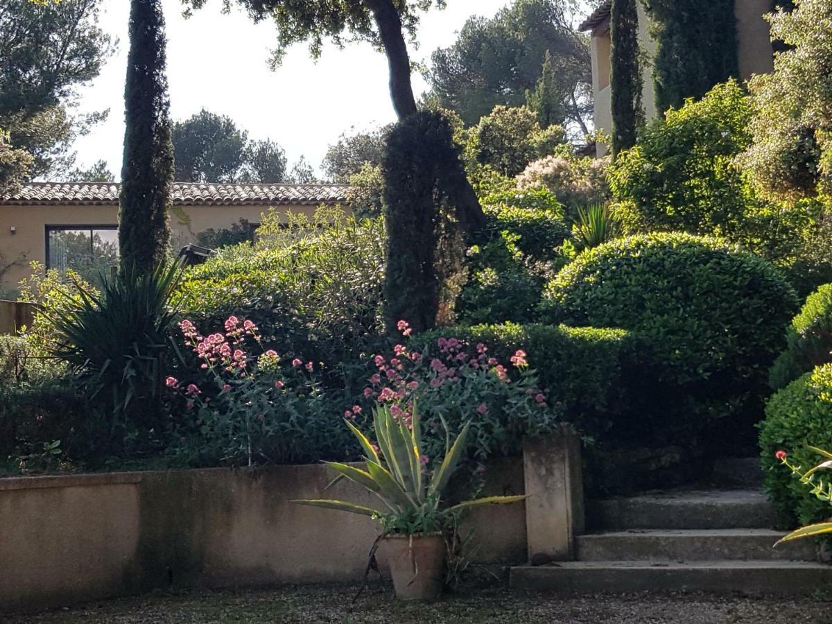 La Maison De Charlie Vaugines Bagian luar foto